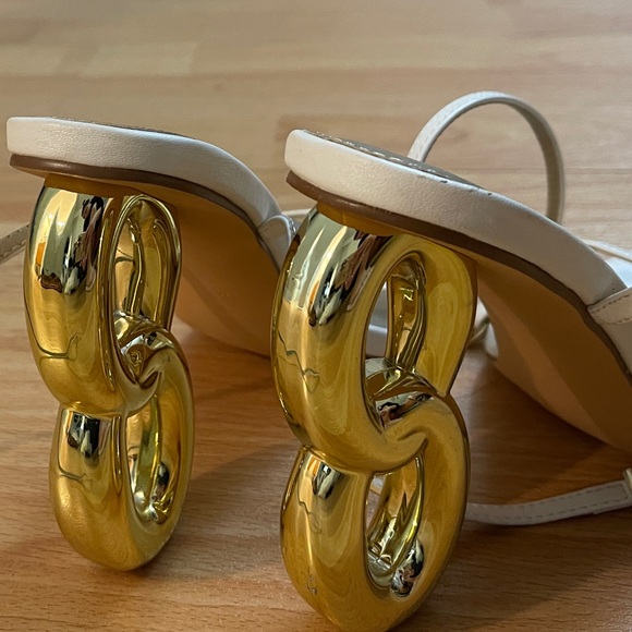 Trendy sandals - Picture 3 of 4